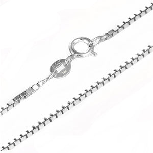 18 KARAT WHITE GOLD 3-PRONG ROUND PENDANT WITH BOX CHAIN. BUILD YOUR OWN PENDANT.